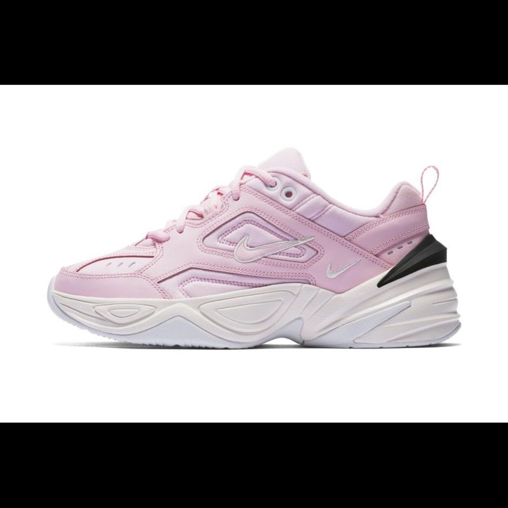 New pink Nike’s cute dad shoes